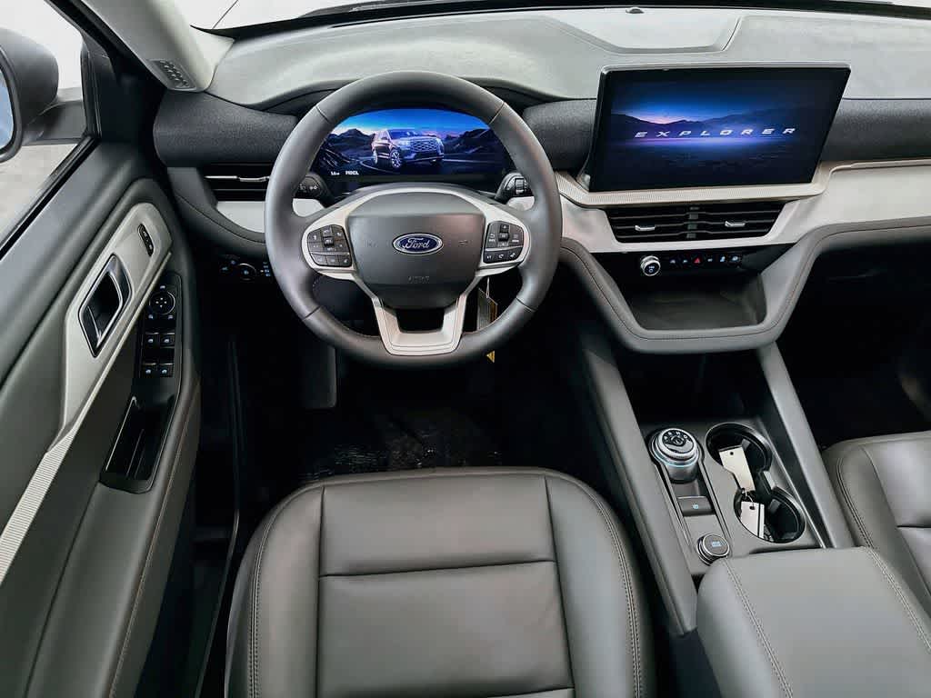 Ford Explorer Active 2026