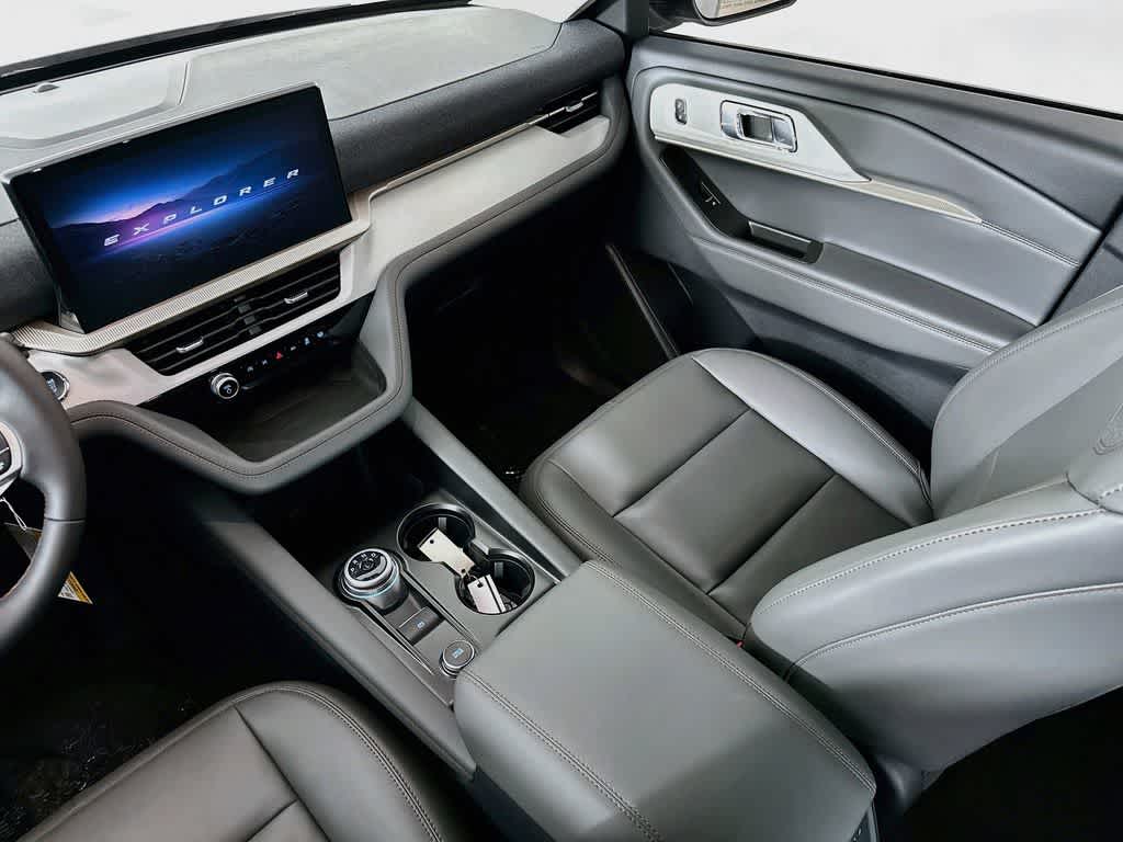 Ford Explorer Active 2026