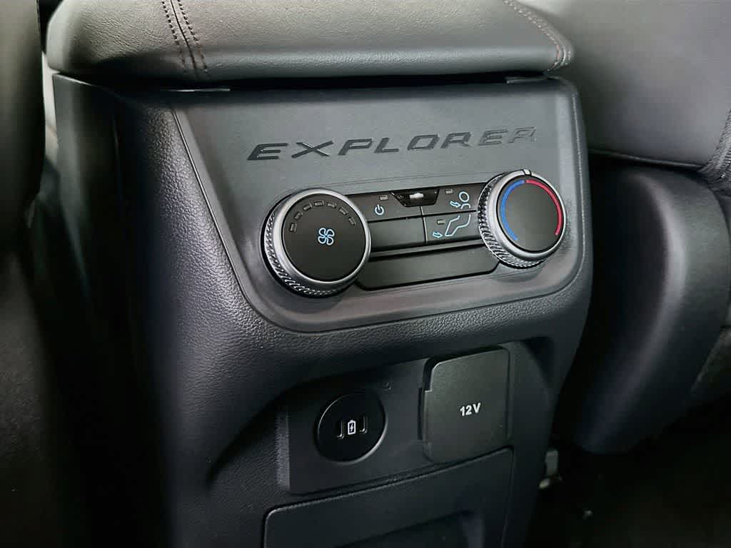 Ford Explorer Active 2026