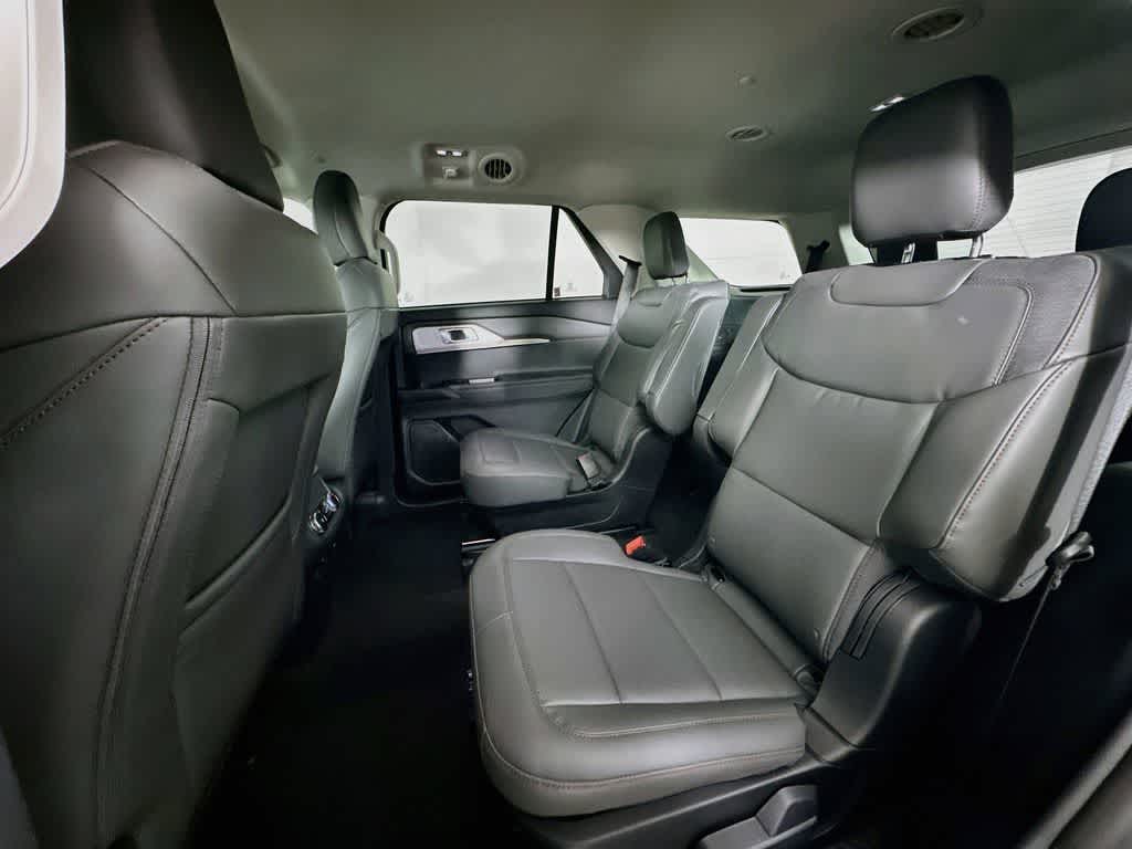 Ford Explorer Active 2026