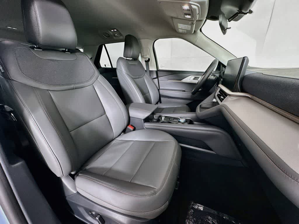 Ford Explorer Active 2026