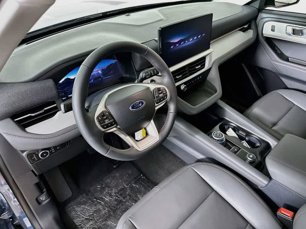 Ford Explorer Active 2026