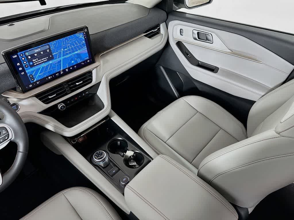 2025 Ford Explorer Activo