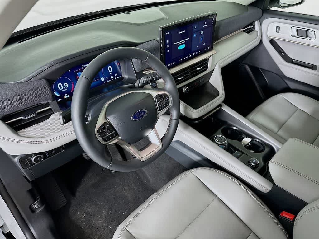 2025 Ford Explorer Activo
