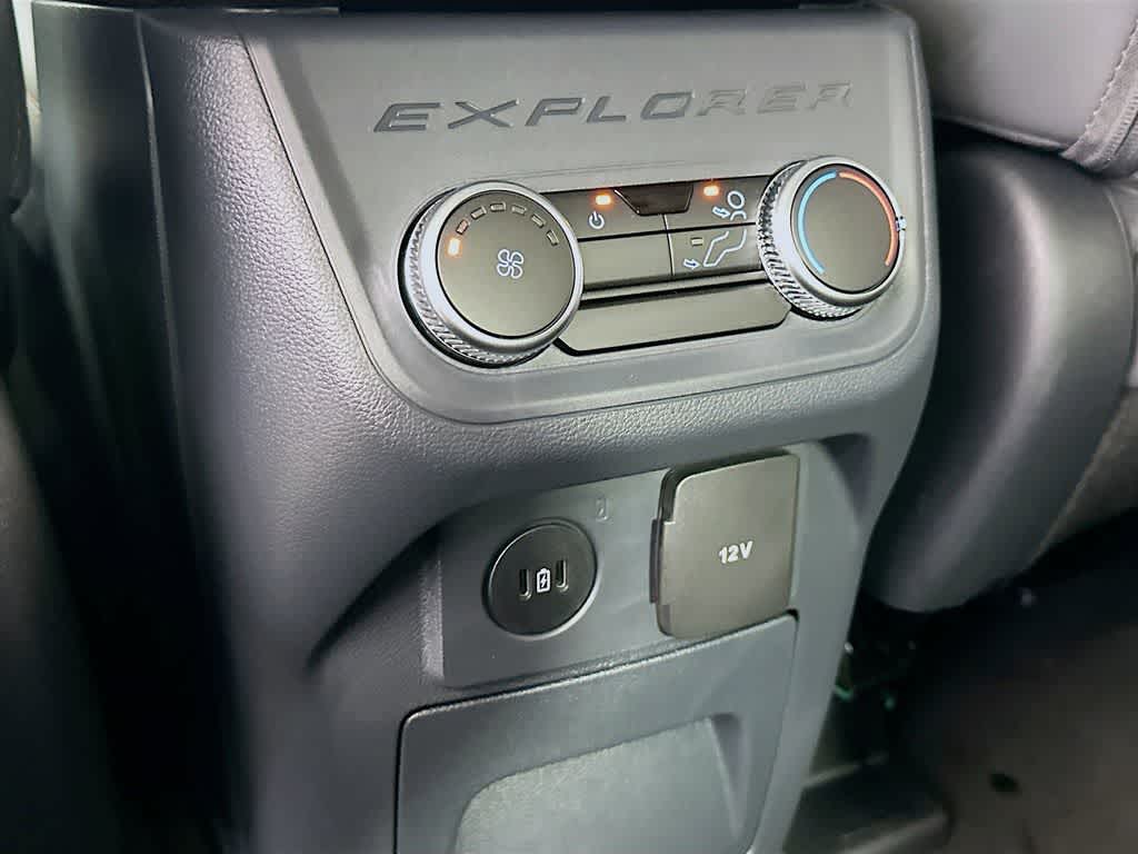 2025 Ford Explorer Activo