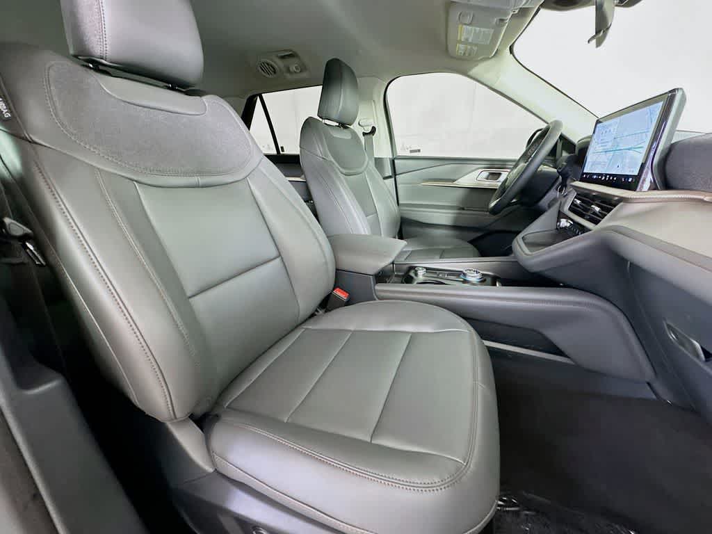 2025 Ford Explorer Activo