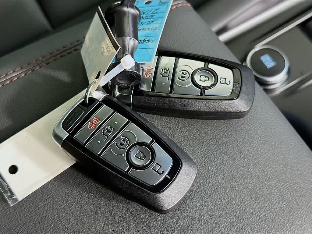 2025 Ford Explorer Activo