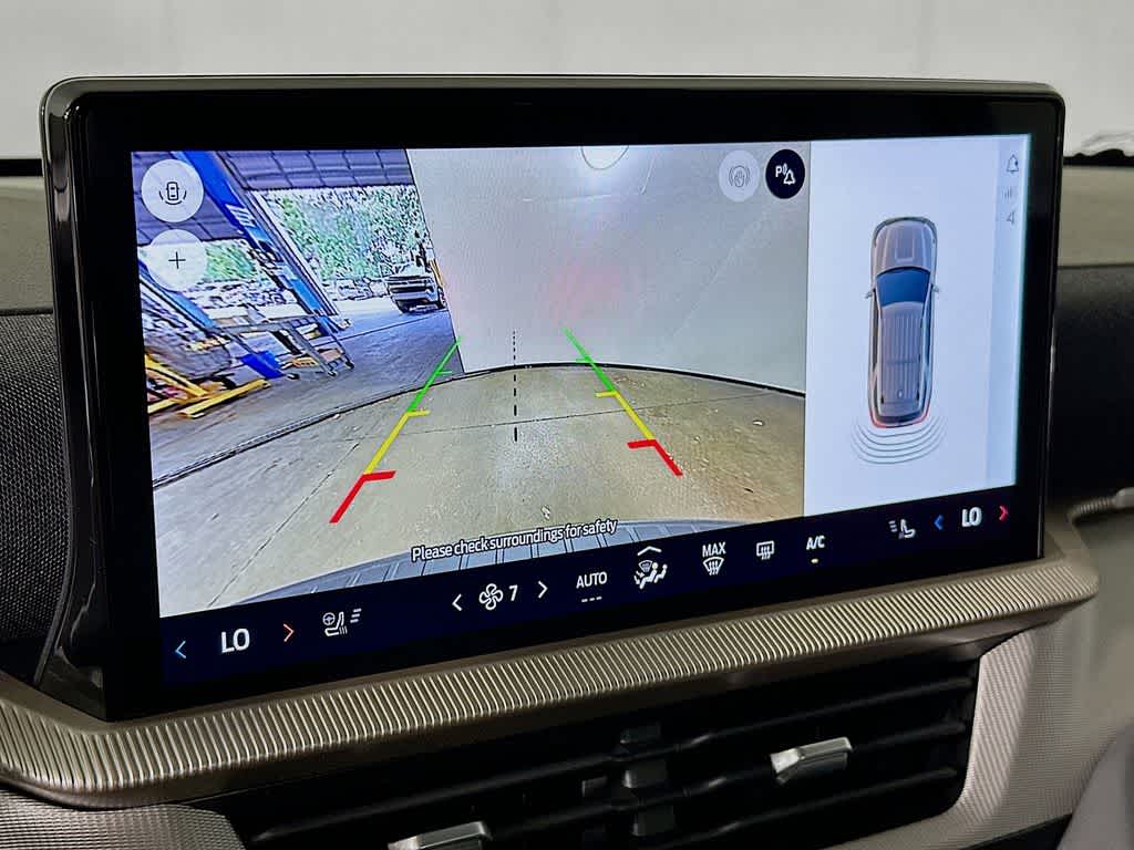 2025 Ford Explorer Activo