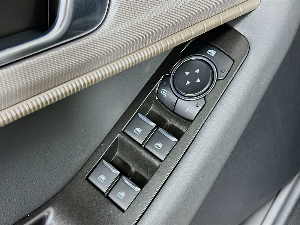 2025 Ford Explorer Activo