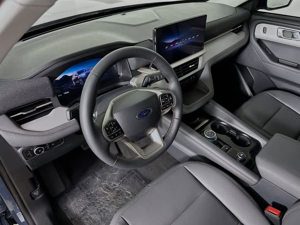 2025 Ford Explorer Activo