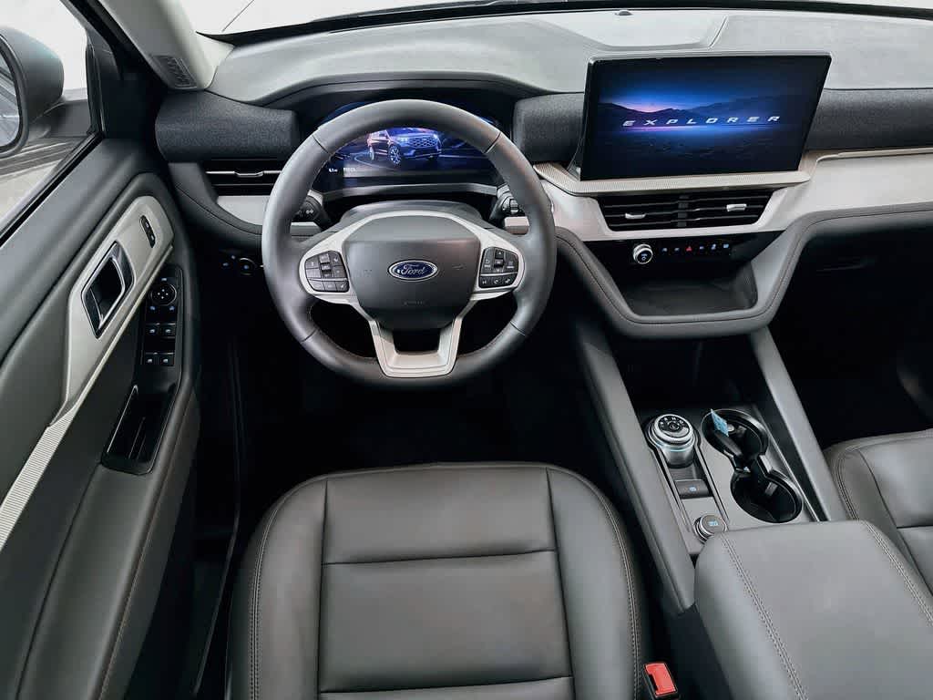 Ford Explorer Active 2026