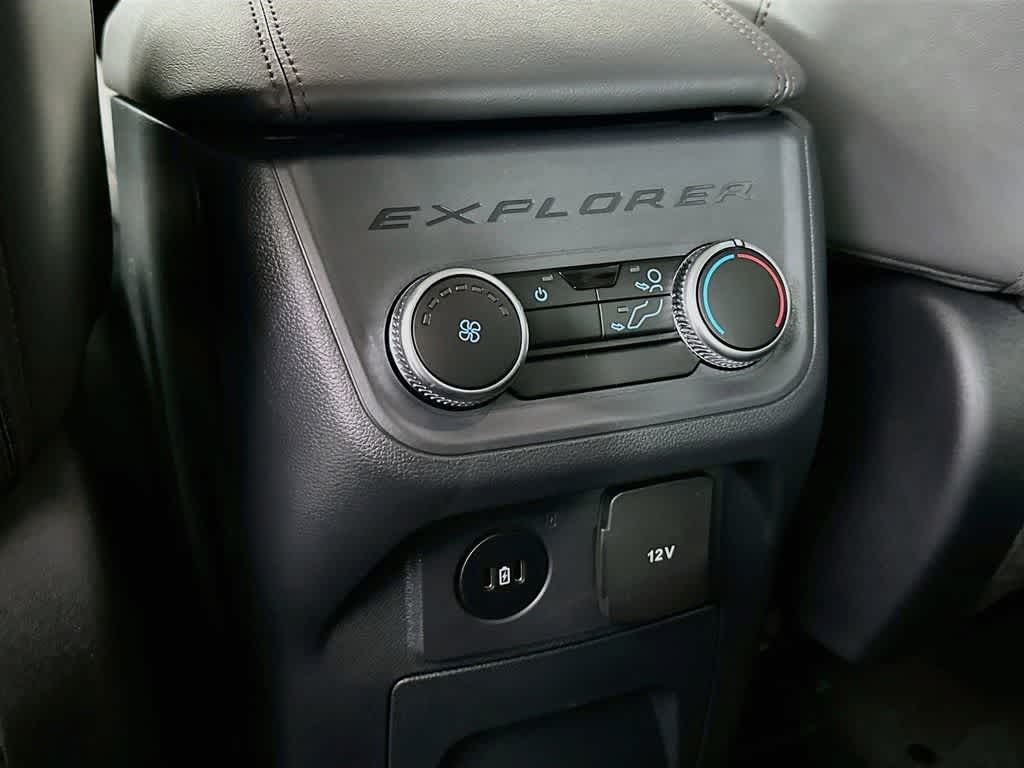 Ford Explorer Active 2026