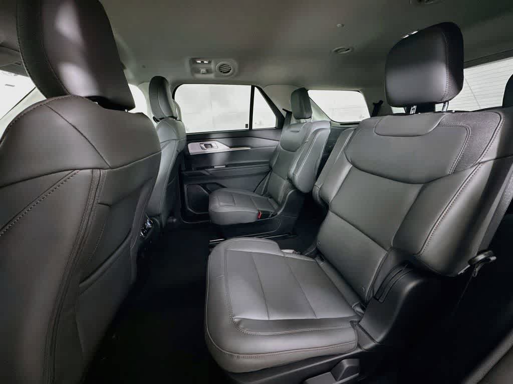 Ford Explorer Active 2026