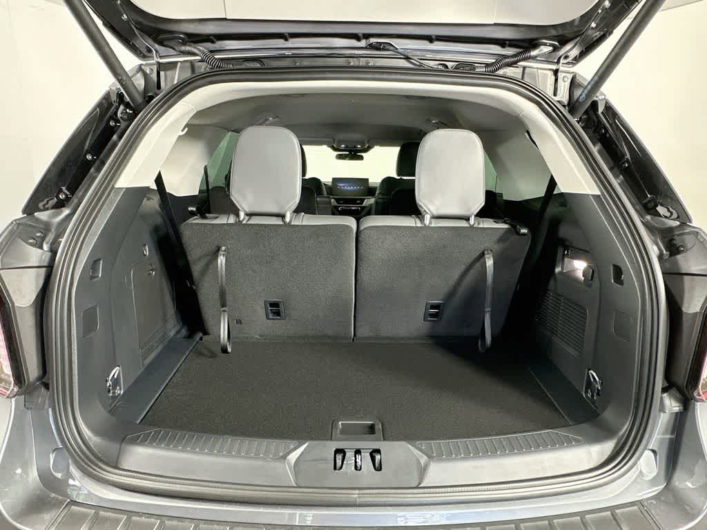 Ford Explorer Active 2026