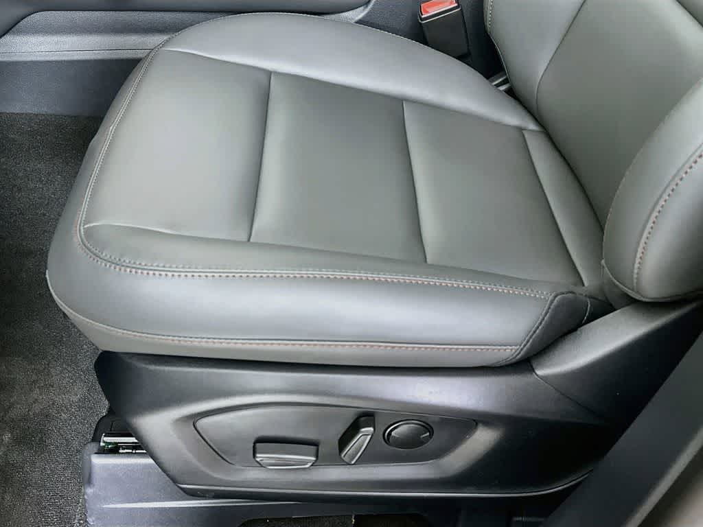 Ford Explorer Active 2026