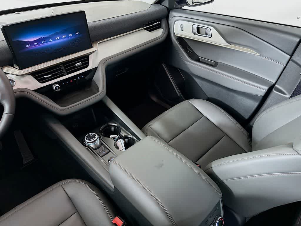 Ford Explorer Active 2026