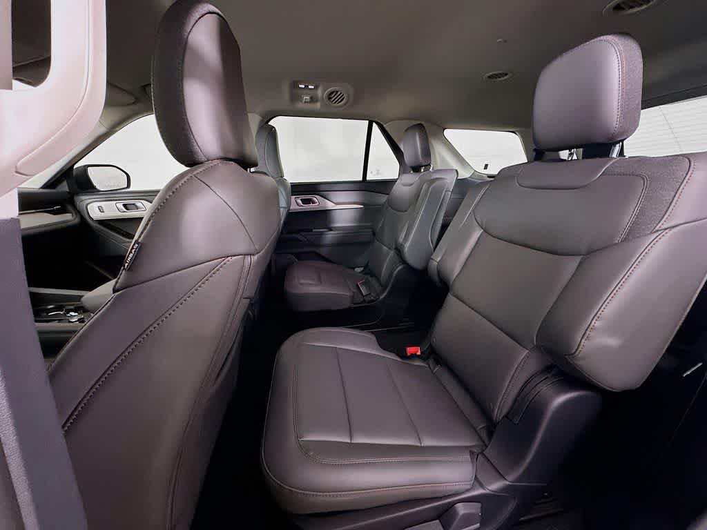 Ford Explorer Active 2026