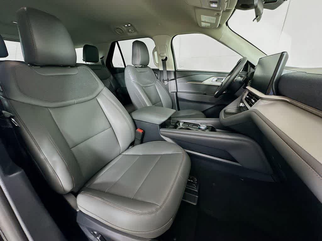 Ford Explorer Active 2026