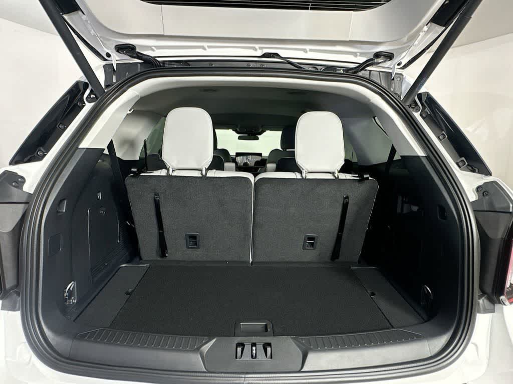 2025 Ford Explorer Activo