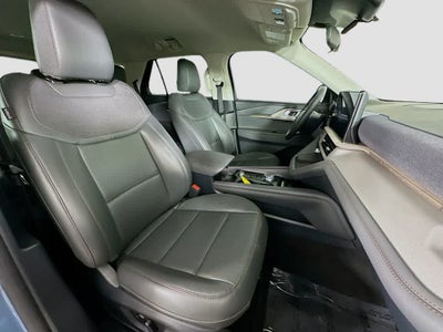2025 Ford Explorer Activo
