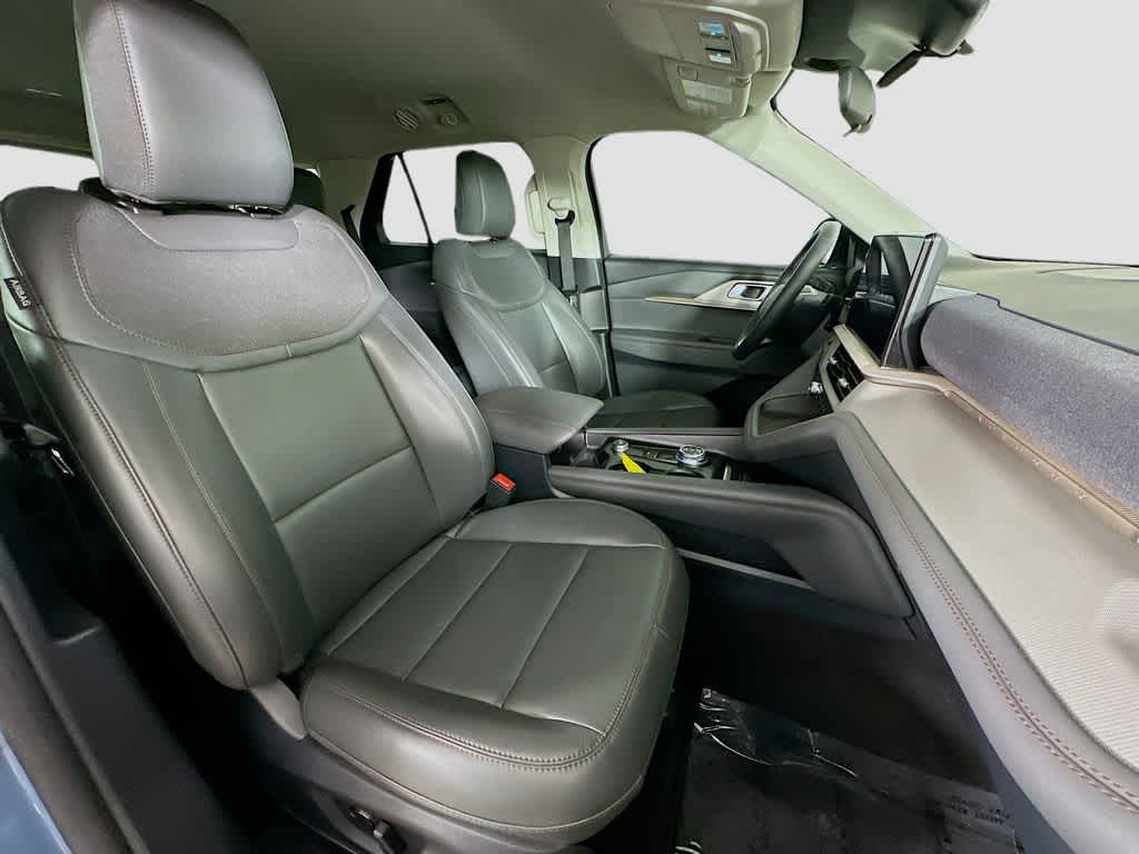 2025 Ford Explorer Activo