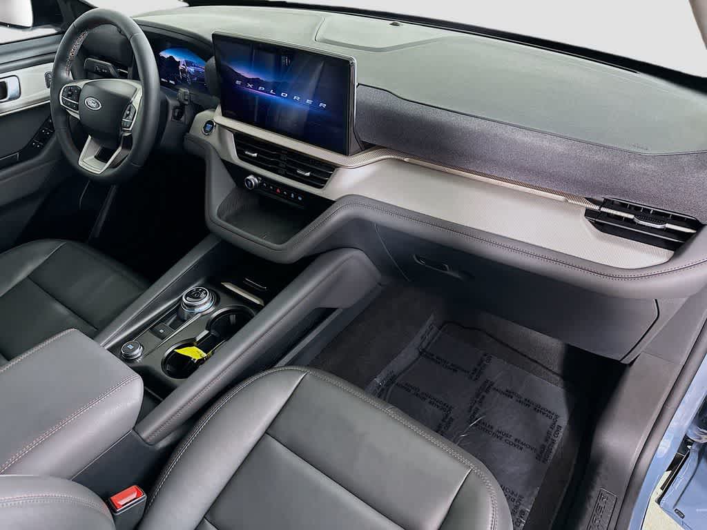 2025 Ford Explorer Activo