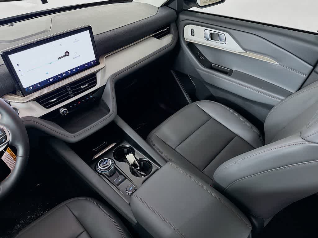 2025 Ford Explorer Activo