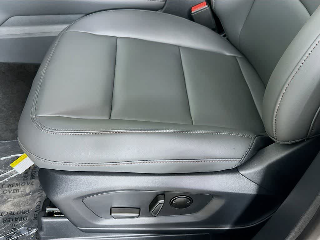 2025 Ford Explorer Activo