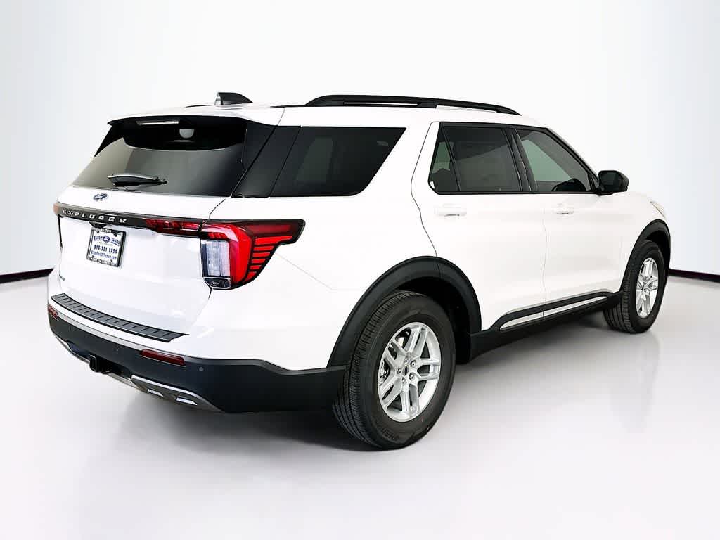 2025 Ford Explorer Activo