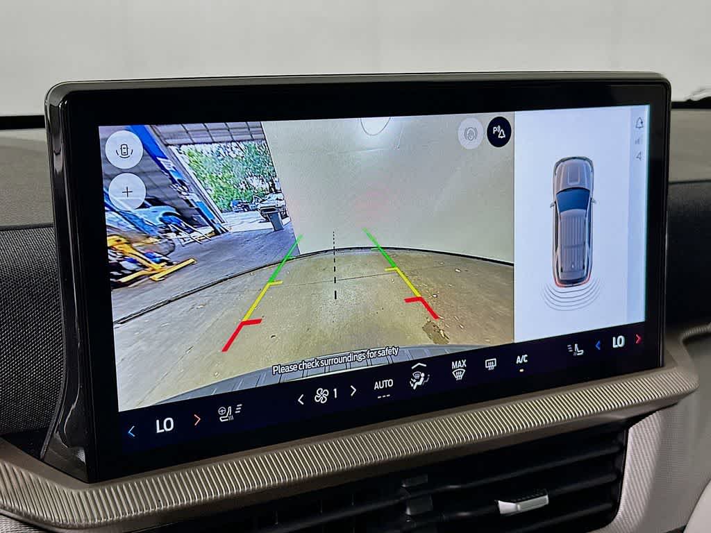 2025 Ford Explorer Activo