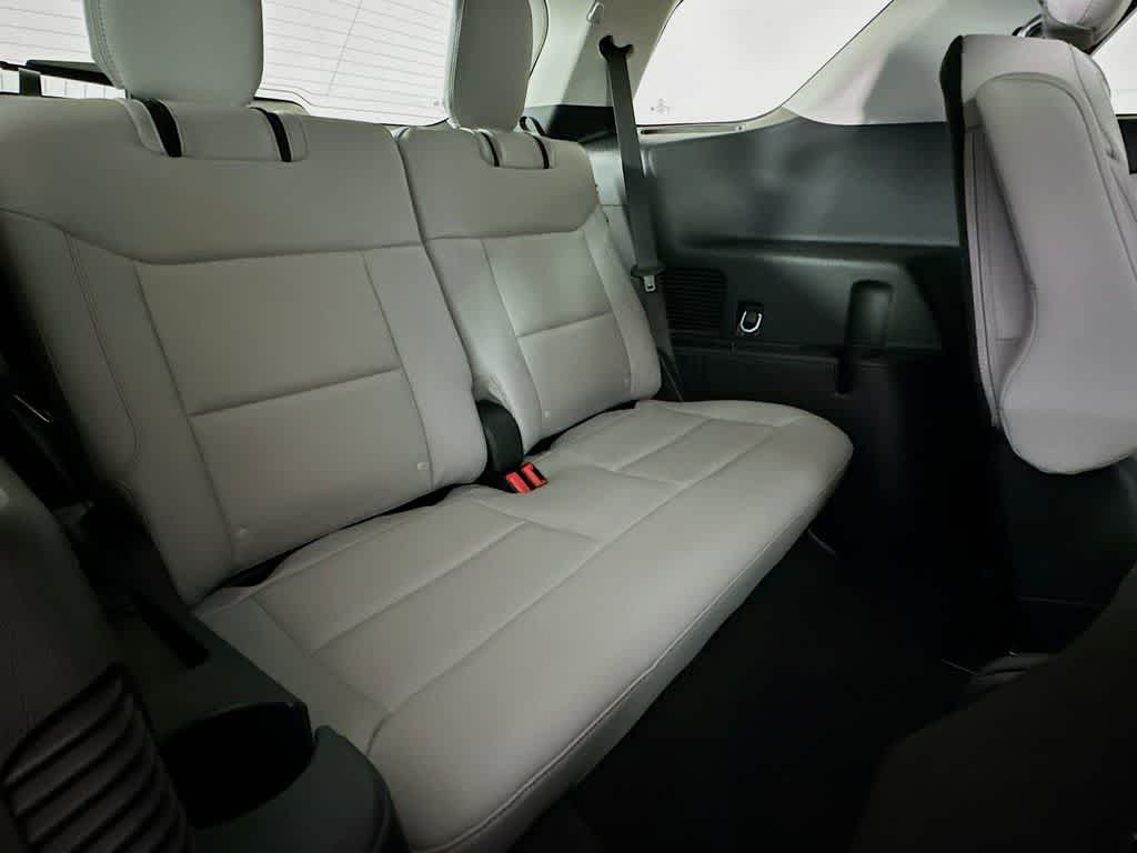 2025 Ford Explorer Activo