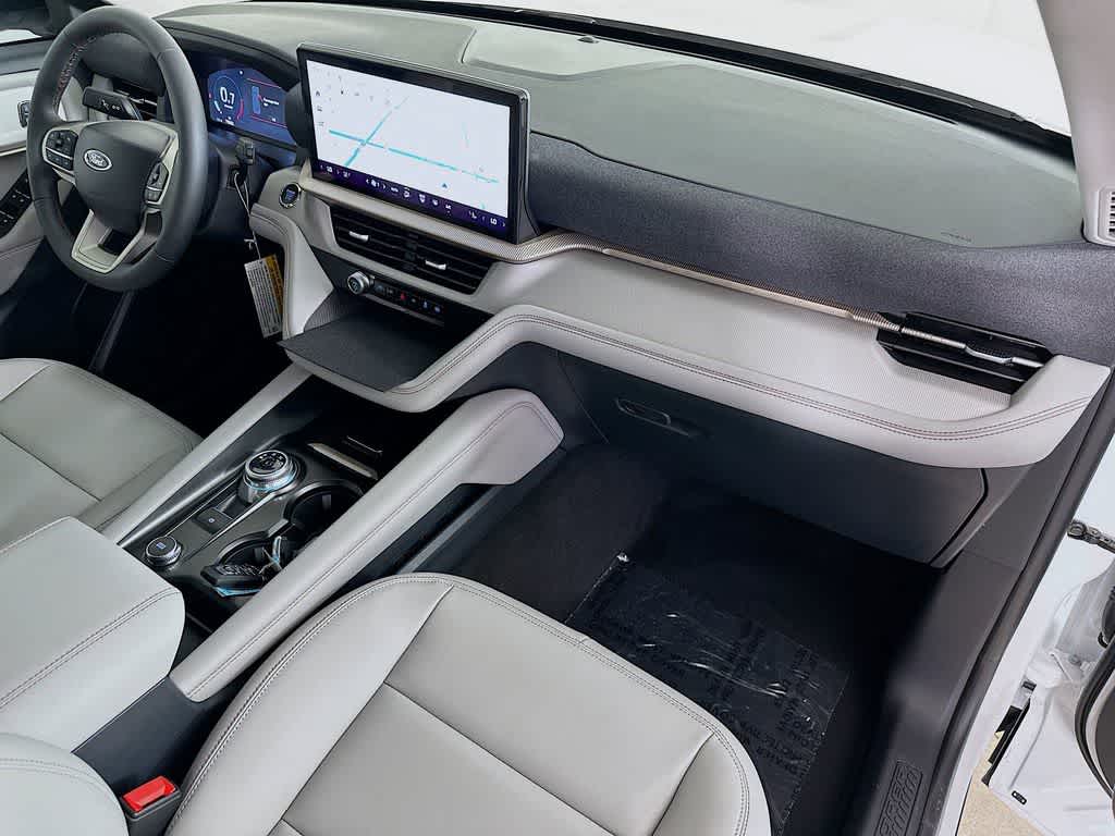 2025 Ford Explorer Activo