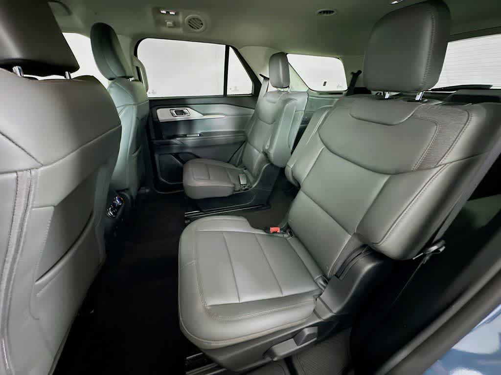 Ford Explorer Active 2026