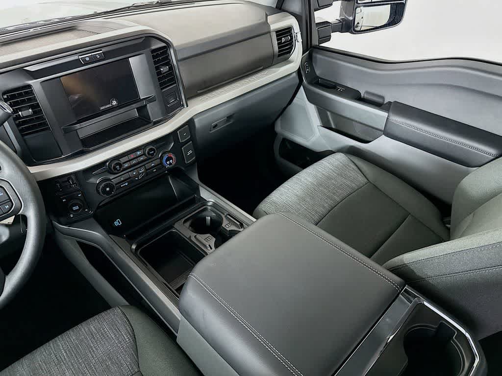 2026 Ford Super Duty F-250 SRW Base