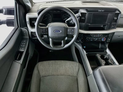 Ford Super Duty F-250 SRW XLT 2025