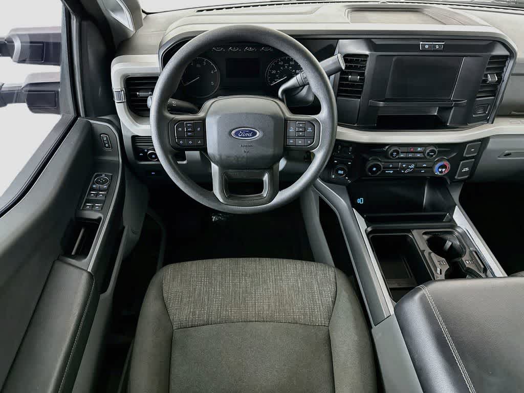 Ford Super Duty F-250 SRW XLT 2025
