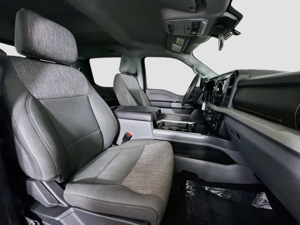 Ford Super Duty F-250 SRW XLT 2025
