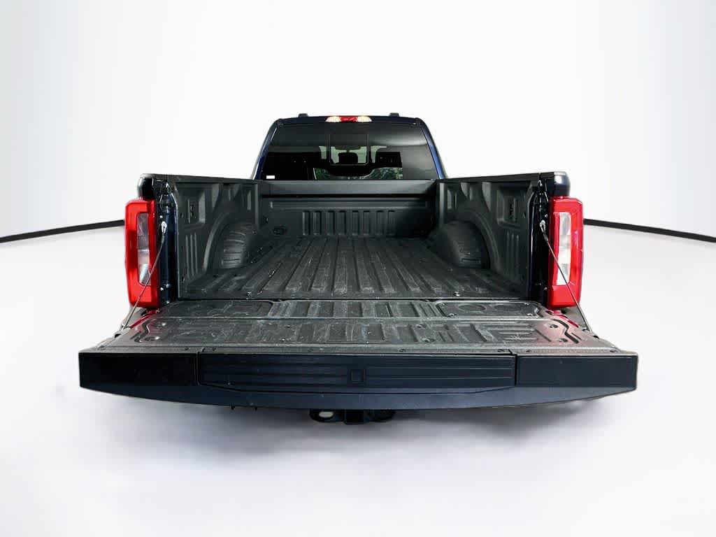 Ford Super Duty F-250 SRW XLT 2025