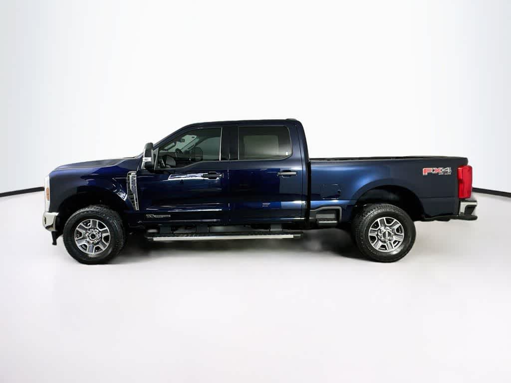 Ford Super Duty F-250 SRW XLT 2025