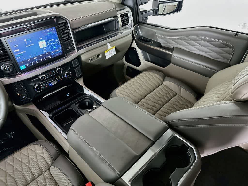 2026 Ford Super Duty F-250 SRW Platinum