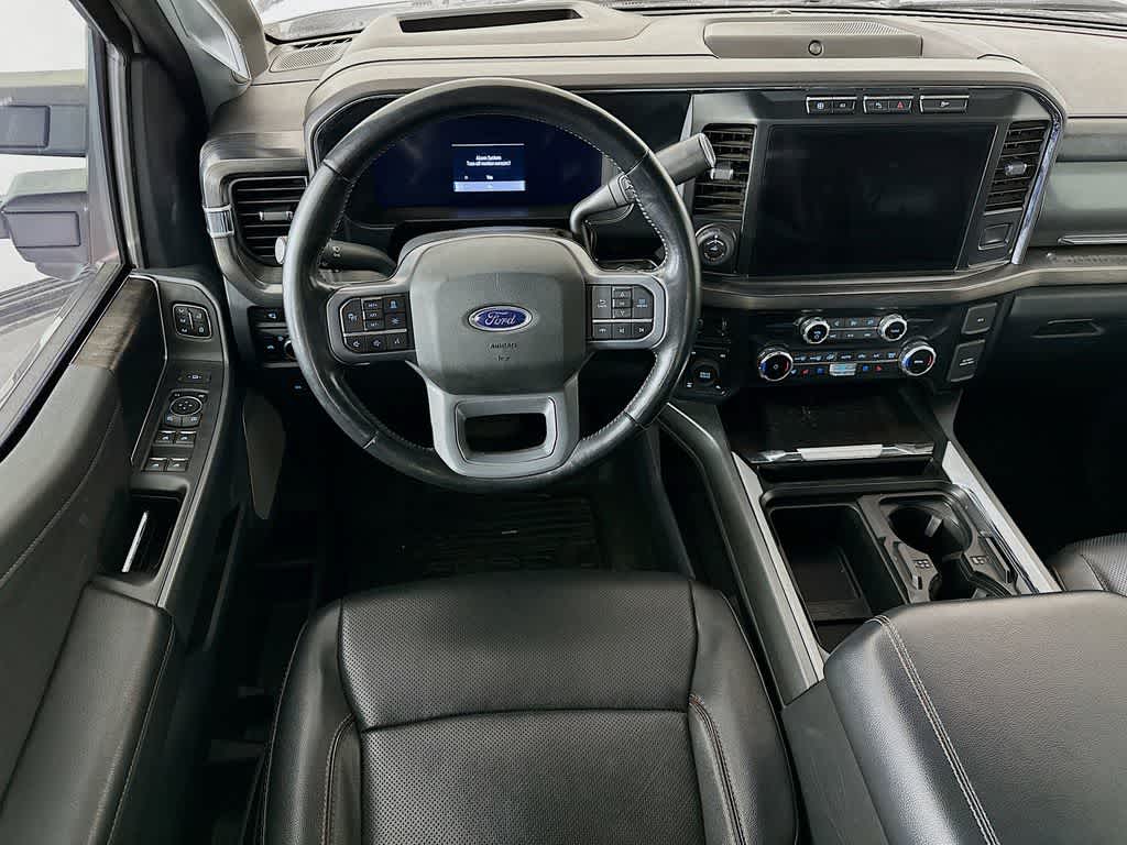 Ford Super Duty F-250 SRW LARIAT 2023
