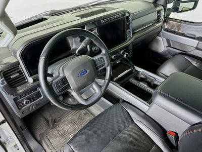 Ford Super Duty F-250 SRW LARIAT 2023