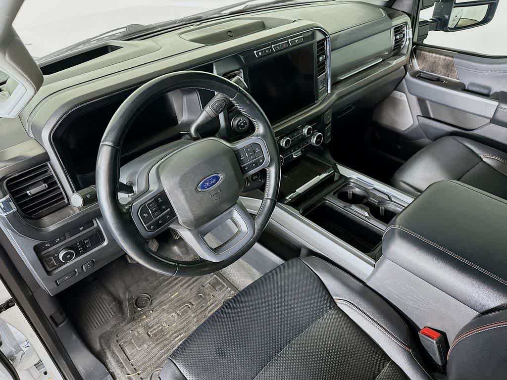 Ford Super Duty F-250 SRW LARIAT 2023