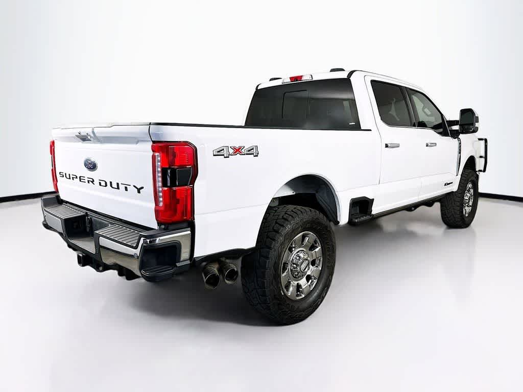 Ford Super Duty F-250 SRW LARIAT 2023
