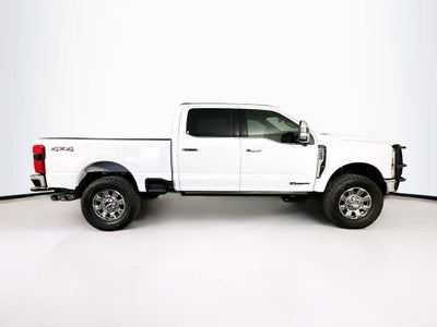 Ford Super Duty F-250 SRW LARIAT 2023
