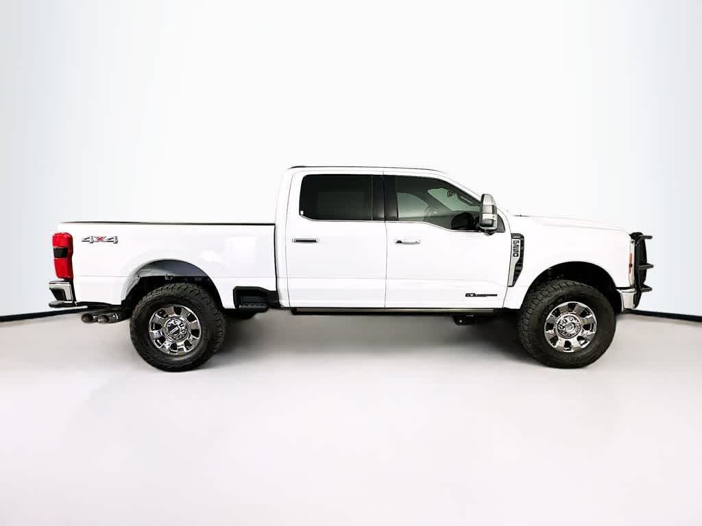 Ford Super Duty F-250 SRW LARIAT 2023