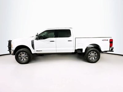 Ford Super Duty F-250 SRW LARIAT 2023