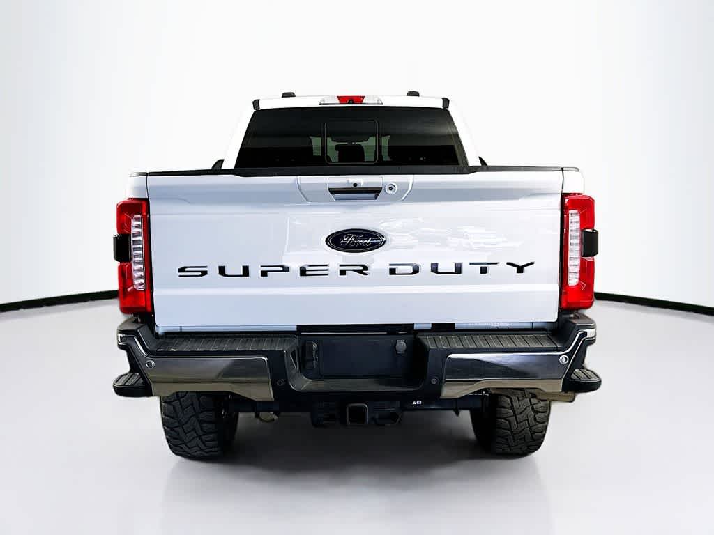 Ford Super Duty F-250 SRW LARIAT 2023