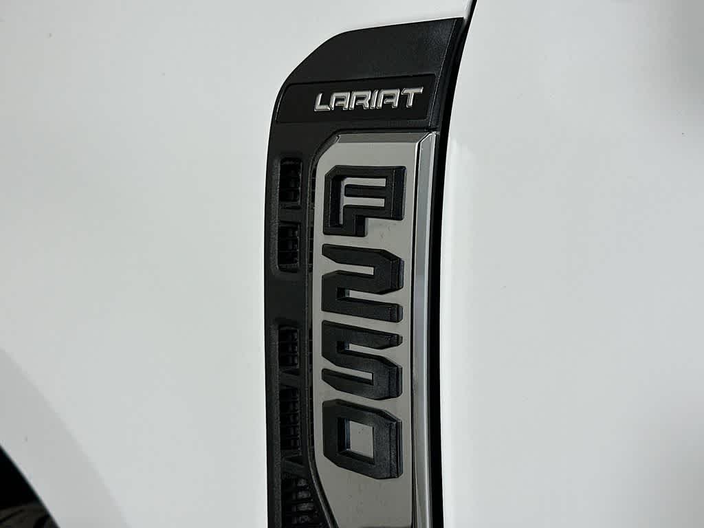 Ford Super Duty F-250 SRW LARIAT 2023