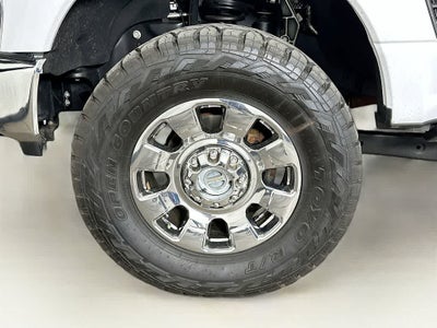 Ford Super Duty F-250 SRW LARIAT 2023